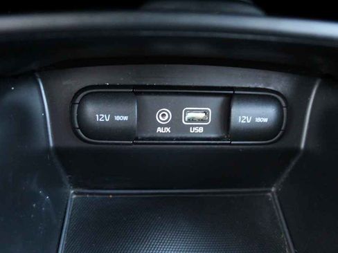 Used 2017 Kia Sorento LX w/ LX Convenience Package image 21