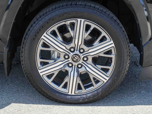 Used 2024 Toyota Sequoia Capstone AWD/4WD image 11