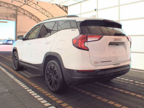 Used 2022 GMC Terrain SLE w/ Elevation Edition image 9