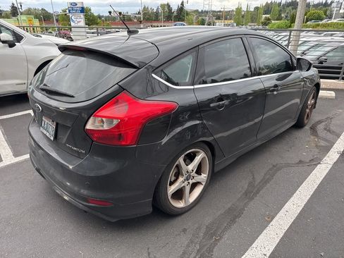 Used 2014 Ford Focus Titanium FWD image 4