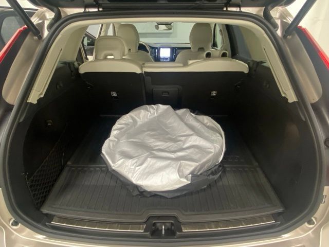 Used 2025 Volvo XC60 T8 Ultra w/ Climate Package AWD/4WD image 9