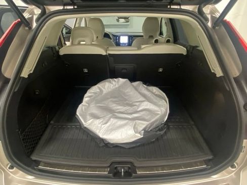 Used 2025 Volvo XC60 T8 Ultra w/ Climate Package AWD/4WD image 9