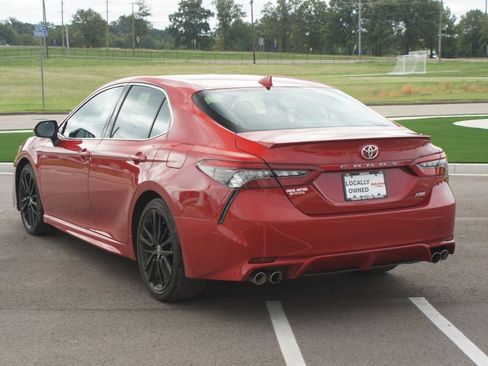 Used 2023 Toyota Camry XSE image 15