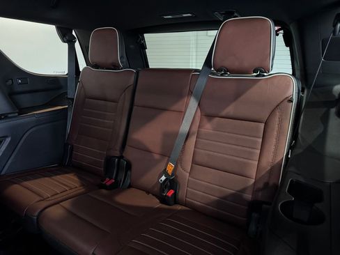 Certified 2023 GMC Yukon Denali Ultimate image 13