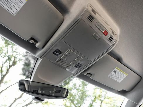 Used 2023 Volkswagen Tiguan S image 38