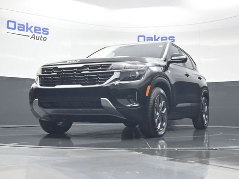 New 2026 Kia Seltos LX FWD image 38