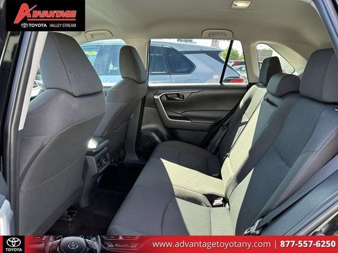Used 2024 Toyota RAV4 LE AWD/4WD image 15