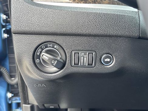 Certified 2023 Chrysler 300 Touring L w/ Popular Equipment Group image 20