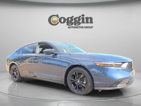 Certified 2025 Honda Accord SE image 7