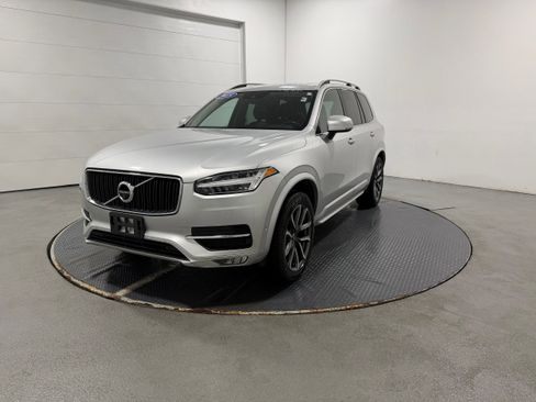Used 2018 Volvo XC90 T5 Momentum w/ Convenience Package image 23