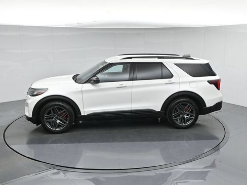 Certified 2025 Ford Explorer ST-Line w/ Premium Package RWD image 47