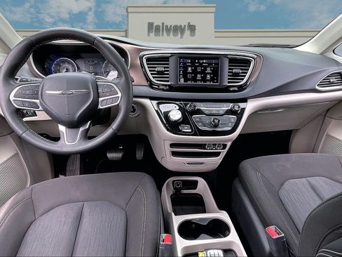 Certified 2023 Chrysler Voyager LX FWD image 15