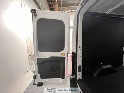 New 2026 Ford Transit 250 148 Medium Roof w/ Load Area Protection Package RWD image 34