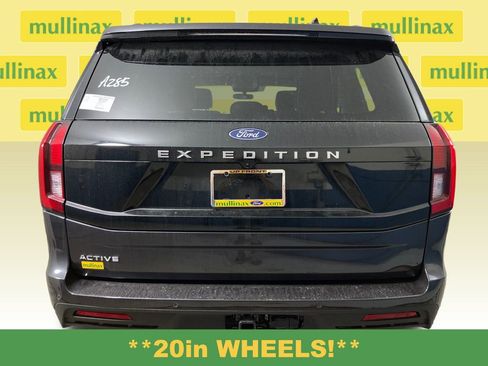 New 2026 Ford Expedition Active RWD image 8