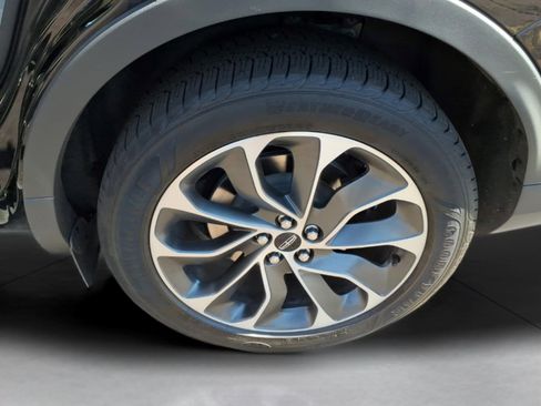 Used 2022 Lincoln Nautilus Reserve w/ Luxury Package image 15