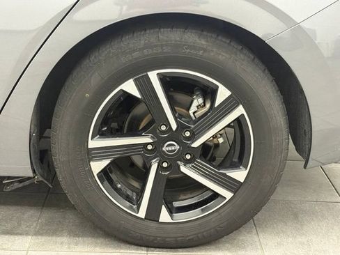 Used 2024 Nissan Sentra SV FWD image 7