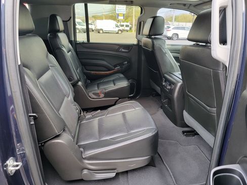 Used 2019 Chevrolet Suburban Premier image 13