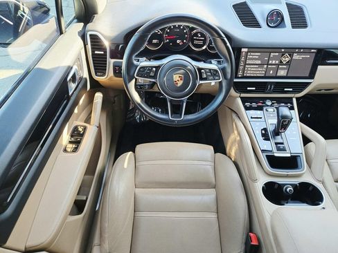Used 2019 Porsche Cayenne AWD/4WD image 11