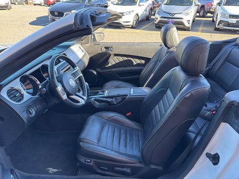 Used 2013 Ford Mustang Premium image 15