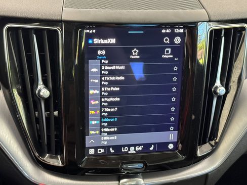 Used 2022 Volvo XC60 T8 Inscription Expression image 18