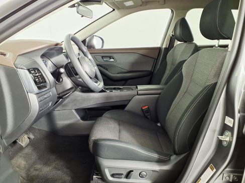 Used 2021 Nissan Rogue SV FWD image 17