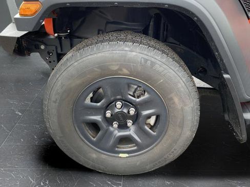 Used 2020 Jeep Wrangler Sport image 30