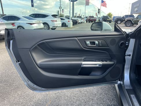 Used 2025 Ford Mustang Premium RWD image 11