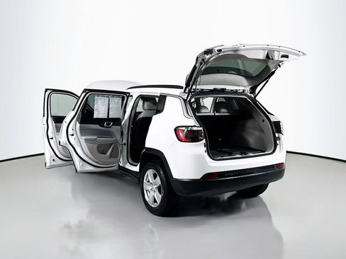 Used 2022 Jeep Compass Latitude w/ Convenience Group AWD/4WD image 19