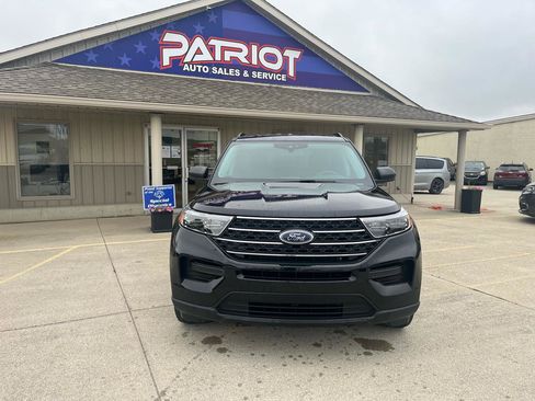 Used 2022 Ford Explorer XLT w/ Class IV Trailer Tow Package AWD/4WD image 2