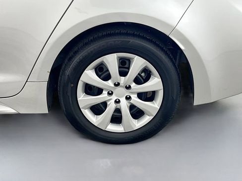 Used 2024 Toyota Corolla LE FWD image 33