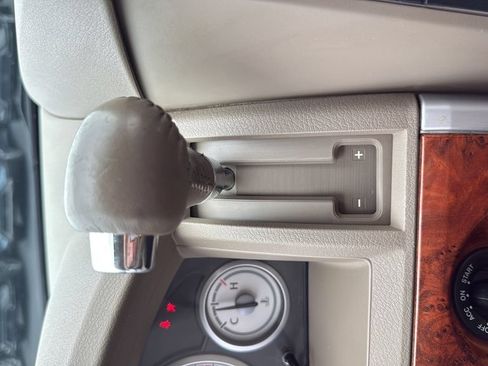 Used 2008 Chrysler Town & Country Touring w/ Family Value Group FWD image 17
