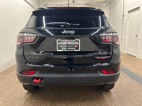 Used 2025 Jeep Compass Trailhawk AWD/4WD image 3