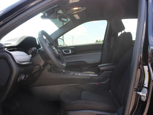 Used 2024 Jeep Compass Sport AWD/4WD image 21
