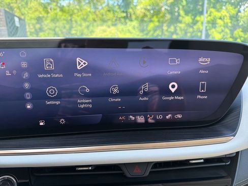 Used 2024 Buick Envision Avenir AWD/4WD image 71