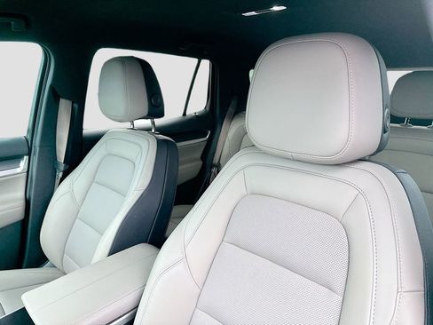Used 2026 GMC Terrain Elevation w/ Elevation Premium Package FWD image 12