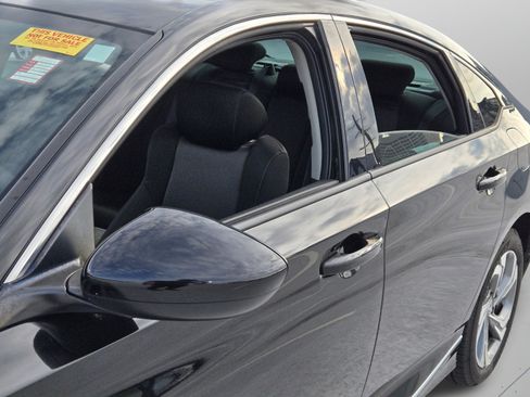 Used 2020 Honda Accord EX image 9