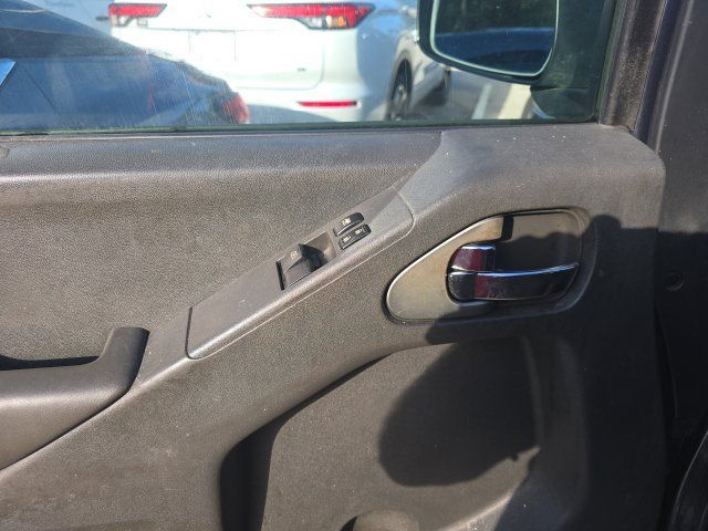 Used 2016 Nissan Frontier SV RWD image 11