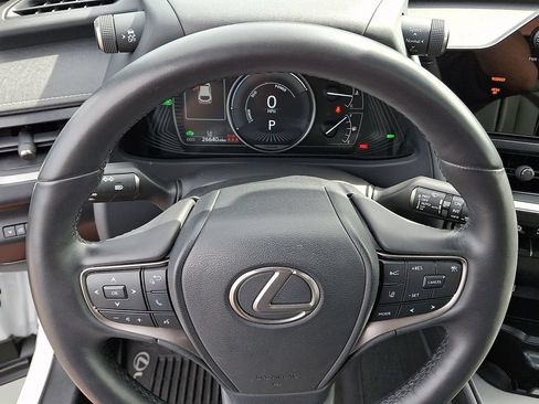 Used 2024 Lexus UX 250h AWD w/ Premium Package image 20