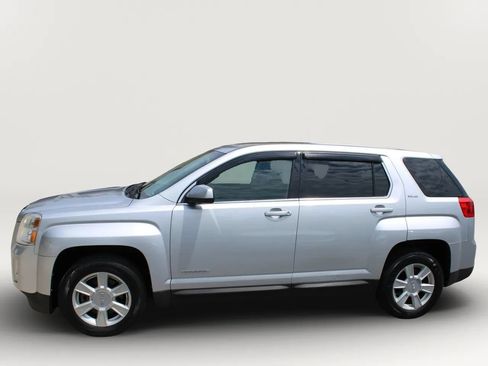 Used 2010 GMC Terrain SLE FWD image 5