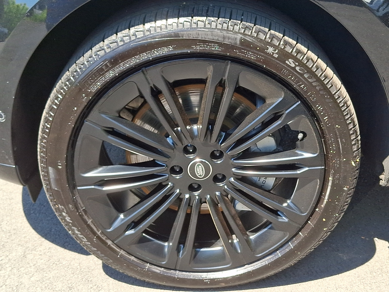 Used 2025 Land Rover Range Rover SE AWD/4WD image 9