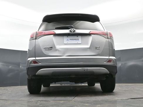 Used 2018 Toyota RAV4 XLE AWD/4WD image 38