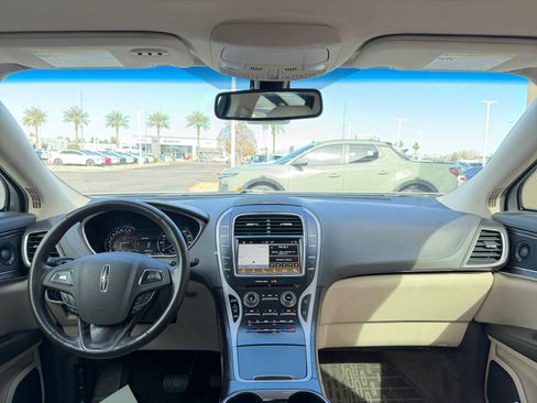 Used 2018 Lincoln MKX Reserve w/ Driver Assistance Package image 20