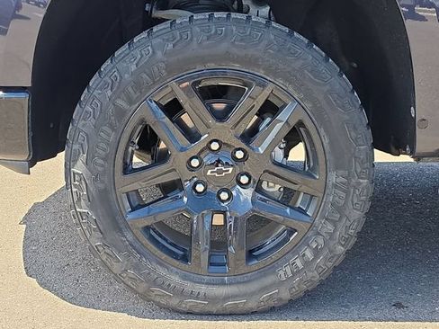 Used 2022 Chevrolet Silverado 1500 LT Trail Boss w/ Convenience Package II AWD/4WD image 19