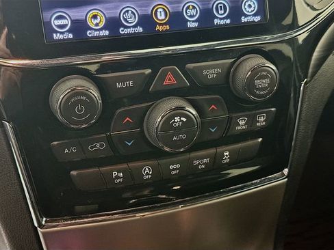 Used 2021 Jeep Grand Cherokee Laredo X image 17