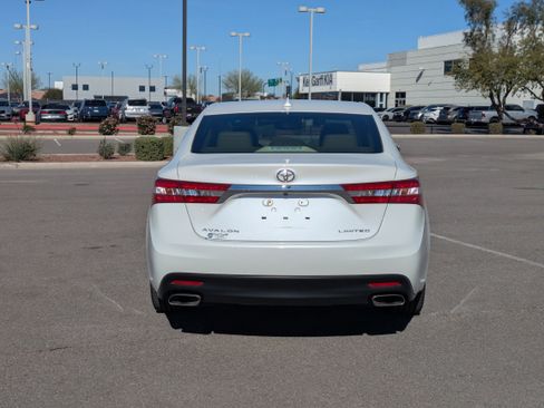 Used 2014 Toyota Avalon Limited image 4