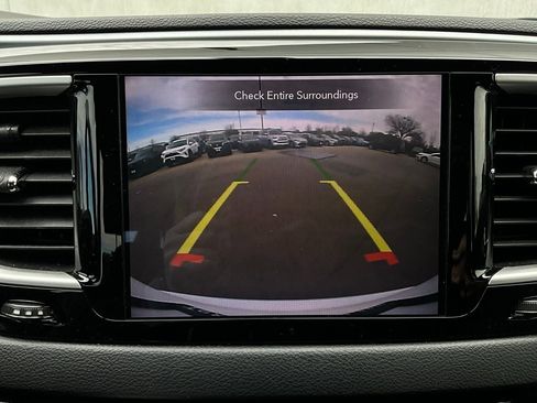 Used 2020 Chrysler Pacifica Touring-L Plus w/ S Appearance Package image 36