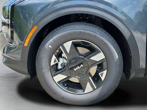 New 2026 Kia Sportage LX FWD image 28