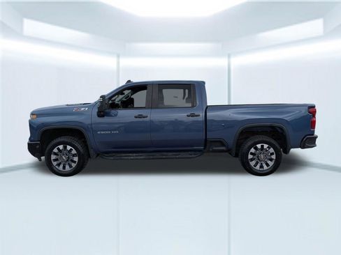 Used 2024 Chevrolet Silverado 2500 Custom w/ Custom Convenience Package AWD/4WD image 2
