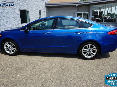Used 2017 Ford Fusion SE FWD image 13