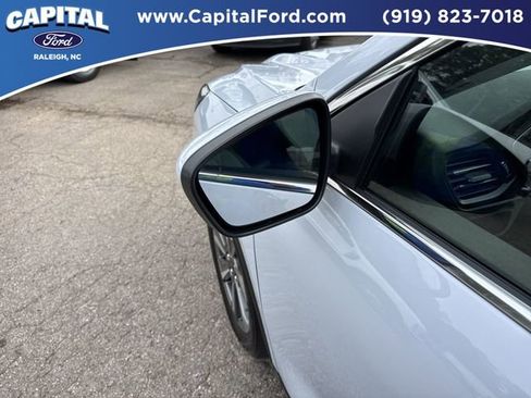 Certified 2025 Ford Escape Platinum w/ Premium Technology Package image 12